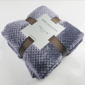 Produits tendance 2023 nouveautés flanelle douce nid d'abeille maison dormir couverture cellulaire à vendre mantas para invierno - Product Image 3