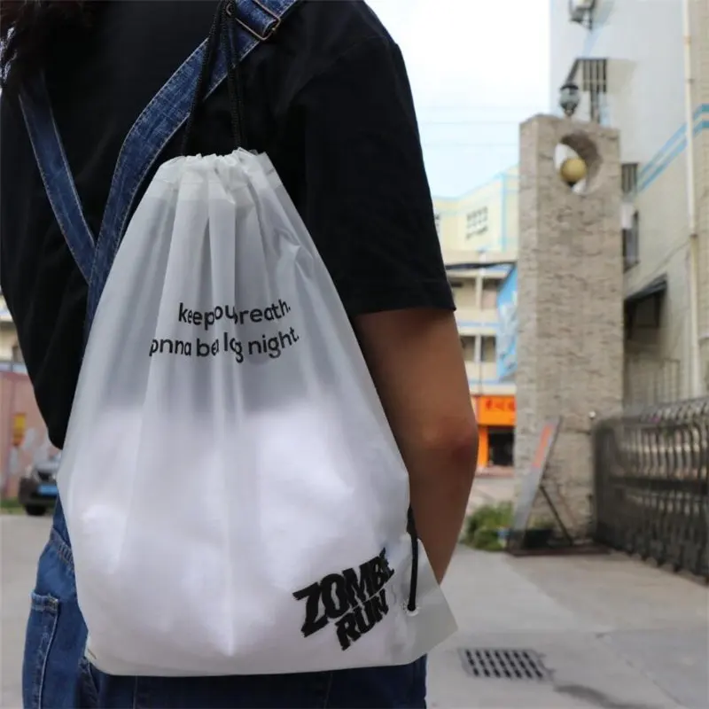 Bolsa de almacenamiento de plástico esmerilado de Hdpe, Popular, regalo, mochila con cordón, con logotipo personalizado, venta al por mayor