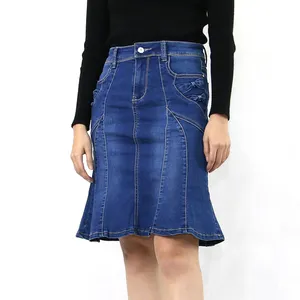 מפעל זול סיטונאי אופנה ג 'ינס קפלים כפתור לטוס חצאית לנשים