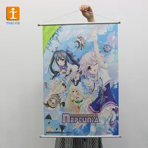 Anime de poliéster interior de tela de satén colgando Bandera de alta calidad impreso a todo color de dibujos animados de plástico de aluminio de colgar cartel