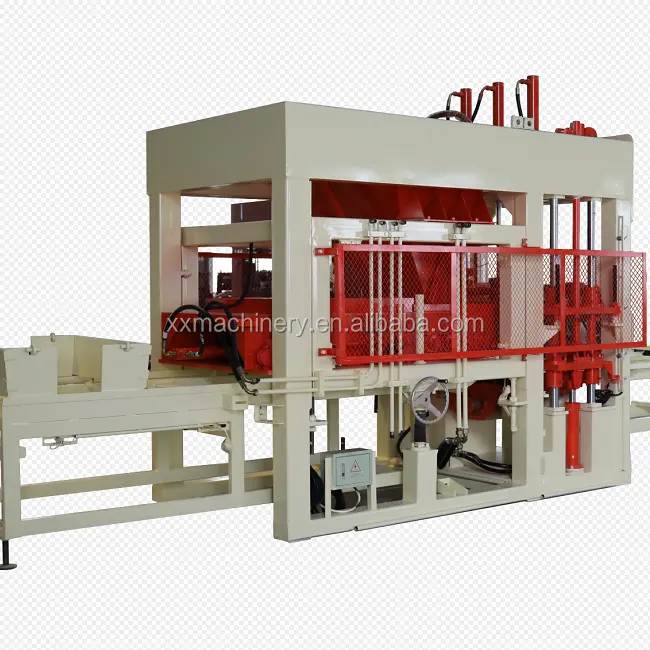 Costruzione di attrezzature QT5-15 cemento macchina del blocco in calcestruzzo automatico macchine per fabbricare i mattoni in Africa.