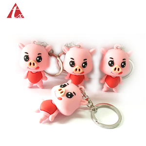 dibujos animados de plástico de juguete de silicona suave de pvc 3D cerdo jersey llavero morir corte de goma muñeca llavero - Product Image 3