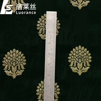 En gros tissu de velours brodé vert