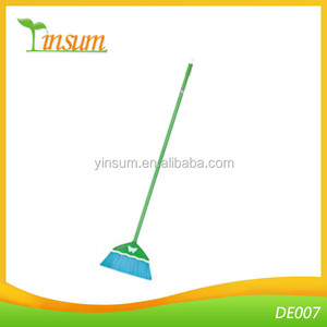 Barrido Piso Bajo Precio Plástico Escoba de Cerdas - Product Image 1