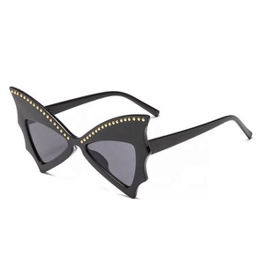 <span class=keywords><strong>Occhiali</strong></span> <span class=keywords><strong>da</strong></span> festa maschera 2020 vendita calda <span class=keywords><strong>occhiali</strong></span> <span class=keywords><strong>da</strong></span> <span class=keywords><strong>sole</strong></span> Unisex economici per il nuovo anno - Product Image 1
