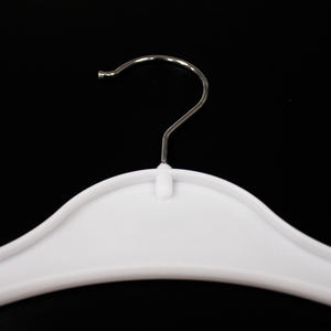 Tùy Chỉnh Logo Trắng Nhựa Quần Áo Dress Coat Hiển Thị Móc Cho May Mặc Khách Sạn Trang Chủ - Product Image 5