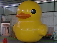 Géant gonflable canard jaune