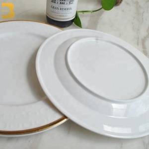 Vente en gros Assiettes à dîner modernes en céramique de porcelaine osseuse à bordure dorée de 5mm allant au lave-vaisselle pour les mariages de marque BLAIS - Product Image 4