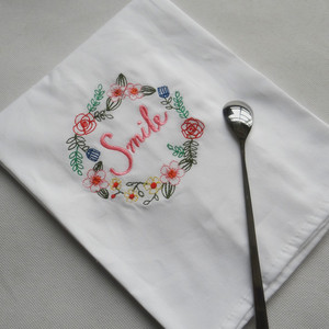 Weiße Handgefertigte 100% Baumwoll-Tischserviette mit Stickerei - Product Image 5