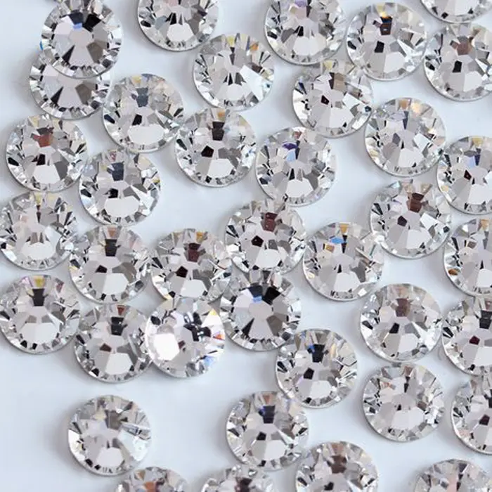 Della fabbrica del commercio all'ingrosso del diamante di strass cristal pietra abbellimenti per abiti
