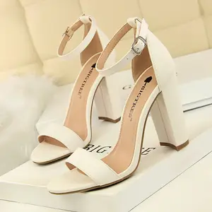 Bigtree Tacon Zapatos Mayorista Estate di Brevetto In Pelle Open Toe Sandali Sexy Delle Donne Chunky Block Tacchi Alti per le Signore - Product Image 1