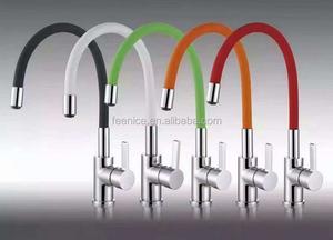 Rubinetto della cucina della curvatura del rubinetto flessibile di 360 grado con il tubo di gomma di colore - Product Image 2