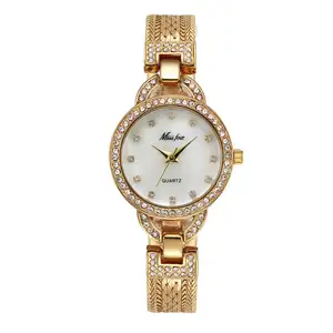 Женские маленькие часы с милым жемчугом и ракушкой C, роскошные женские золотые часы, модные кварцевые часы со стальными сетчатыми стразами, милый стиль