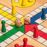 Vente en gros Nouveau design Différents types de jeux de Ludo en bois à imprimer pour les fêtes et l'extérieur