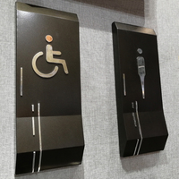 Plaque de découpe laser de signe de toilette en laiton de forme différente de conception moderne pour les toilettes publiques d'hôtel