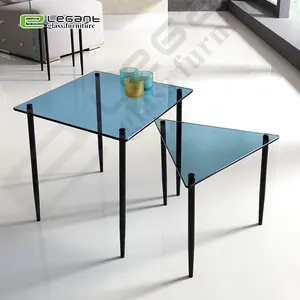 Mesa auxiliar de cristal con forma de triángulo, mesa de centro pequeña, color azul