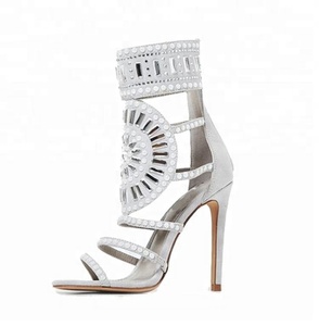 <span class=keywords><strong>Sandali</strong></span> Gladiatore Sexy da <span class=keywords><strong>Donna</strong></span> con <span class=keywords><strong>Tacco</strong></span> a Spillo e Perle, Tendenza Moda 2024 - Product Image 2
