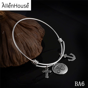 Accessoires bon marché <span class=keywords><strong>bracelet</strong></span> couleur argent <span class=keywords><strong>bracelet</strong></span> en fil extensible avec breloques d'ancrage et étiquette logo ronde - Product Image 5
