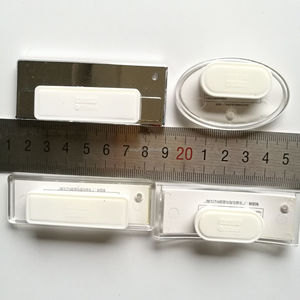 Rõ ràng acrylic nhân viên khách sạn tên huy hiệu với nam châm pin - Product Image 1