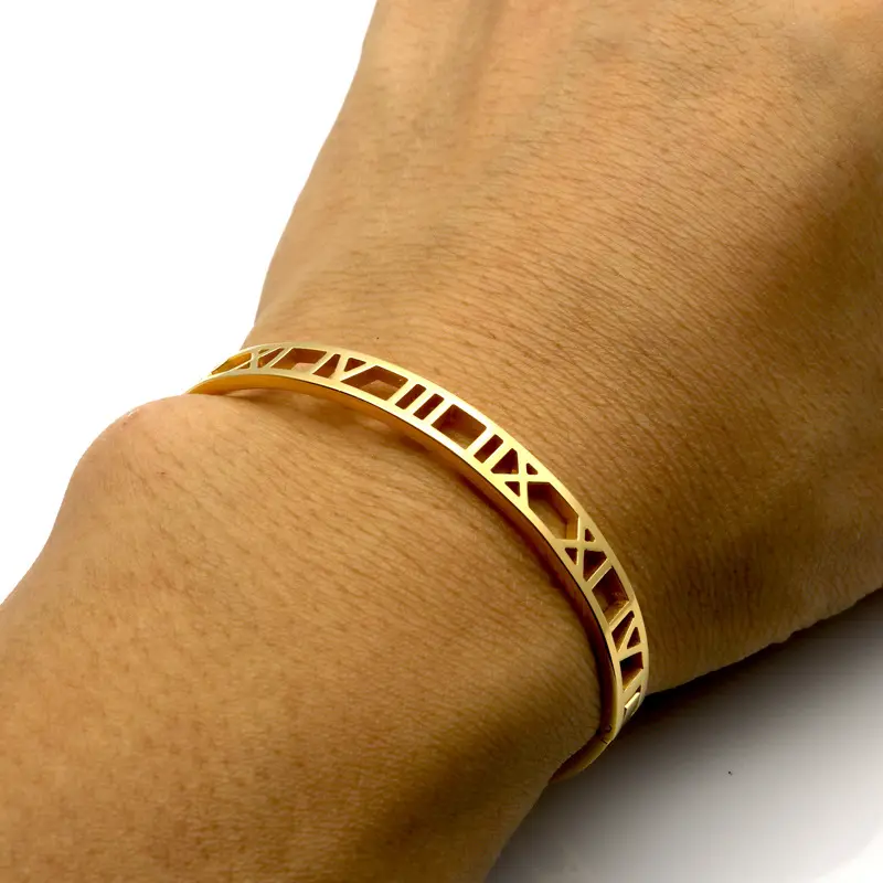 Fashion Style Woman Roman Alphanumeric Bangle Charm Bracelet Jewelry 18k Gold Plated Stainless Steel Gift Simple Design Bangles