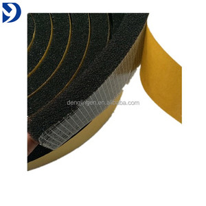 Rouleau de mousse adhésive réticulée pour l'étanchéité et la ventilation des fentes de toit - Product Image 3