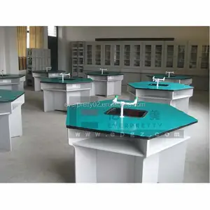 Mesa de laboratorio de biología, química, estudiante, alta calidad