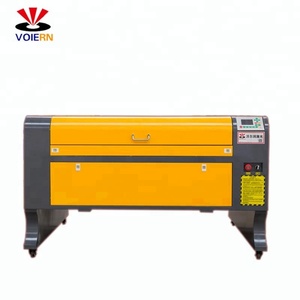 Ruida 컨트롤러가 있는 새로운 레이저 조각 기계, 목재, 패브릭용 자동 초점 레드 도트 포인터 51-<span class=keywords><strong>3</strong></span>/16 ''* 35-7/16'' 작업대 - Product Image 3