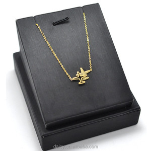 <span class=keywords><strong>Collana</strong></span> piccola e graziosa da donna DAICY in acciaio inossidabile color oro rosa con ciondolo a forma di aeroplano - Product Image 1