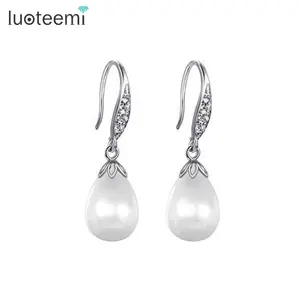 LUOTEEMI mujeres elegante gota de agua mar Shell perla latón joyería pendientes colgantes diseños clásicos pendiente