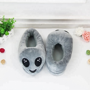 Chaussons en peluche personnalisés à la mode, drôles, en forme d'extraterrestre, imprimés pour hommes - Product Image 3