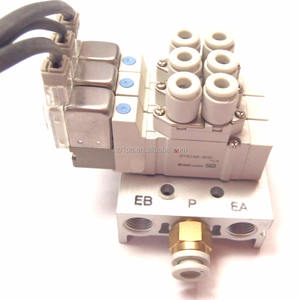 SMC SY3120-5MZ-C4 Magnetventile w/ SY3000 Verteiler & Armaturen - Product Image 1