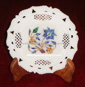 Plaque sculptée en marbre blanc - Product Image 1
