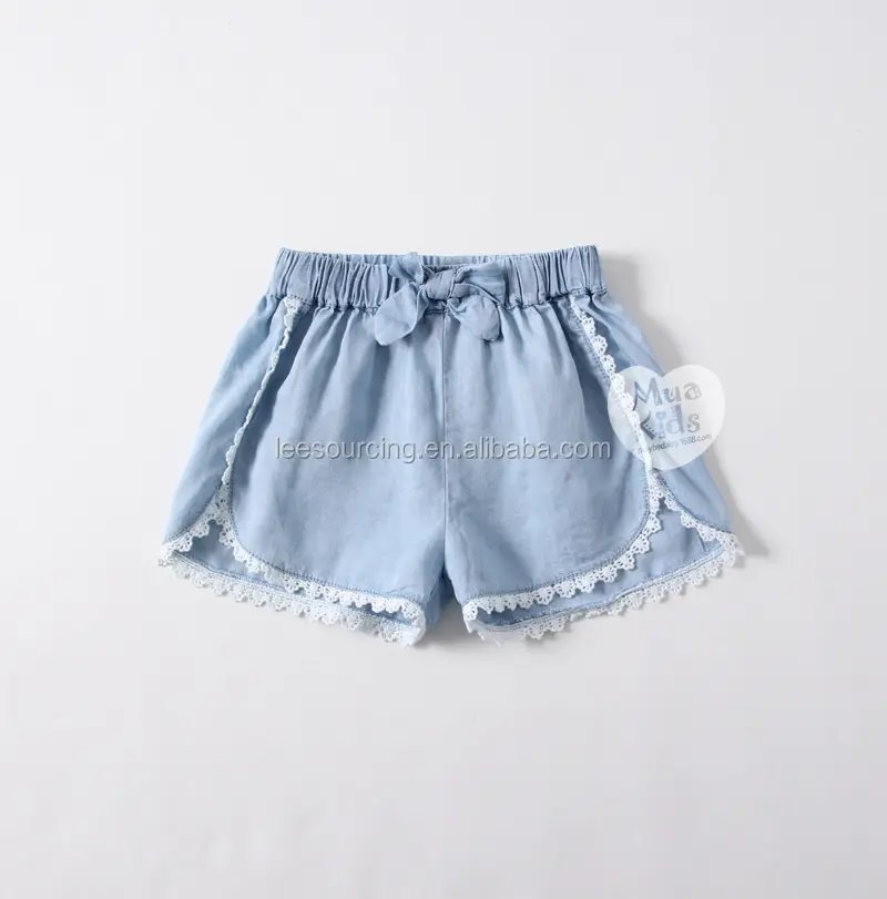 ขายส่งการออกแบบใหม่ในช่วงฤดูร้อนเด็กผู้หญิงjeanกางเกงขาสั้นลูกไม้นัวเนียเด็กกางเกงขาสั้นด้วยโบว์
