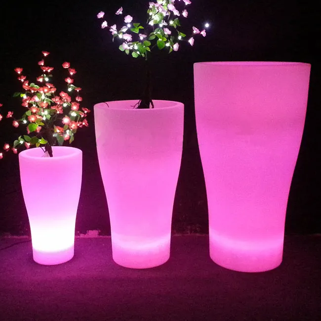 Wholesales colored indoor outdoor decoration self watering plastic planter flower pot With Bright Color Led