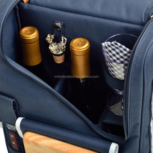 Sac fourre-tout réutilisable et sophistiqué pour le vin et le <span class=keywords><strong>fromage</strong></span> équipé pour 2 avec verres, serviettes, planche à découper - Product Image 2