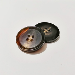 Yiwu wintop Hot bán cổ điển bốn lỗ tròn màu đen nâu may thật trâu sừng nút cho áo khoác áo khoác - Product Image 4
