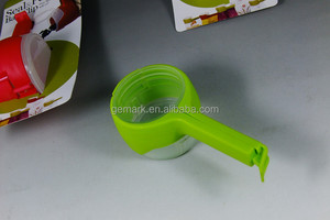 Clip de sac <span class=keywords><strong>alimentaire</strong></span> multifonction en <span class=keywords><strong>plastique</strong></span> PP écologique avec tasse à mesurer, joint et bec verseur pour les sachets de café - Product Image 4