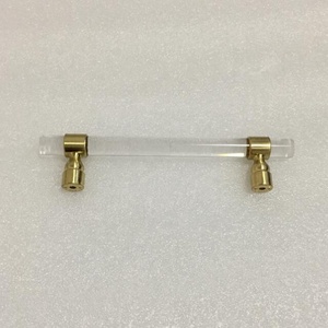 Maniglia Moderna in Lucite Dorato, Finitura Satinata Oro in Acrilico Trasparente, Accessorio per Mobili e Armadi, Lunghezza Totale 6 Pollici - Product Image 2