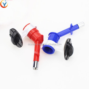 Vendita calda Distributore di Acqua Cane Appeso Bottiglia Feeder Animali Domestici di Acqua Potabile Testa - Product Image 4