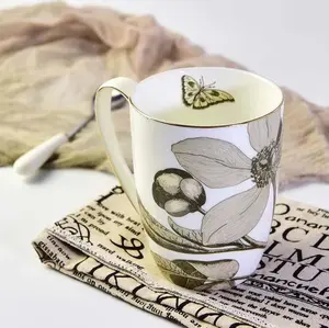 Benutzer definierte Blumen aufkleber feine Bone China Keramik Kaffeetasse mit Löffel halter
