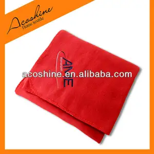 продвижение 100% полиэстер красный флис одеяло с вышитыми
