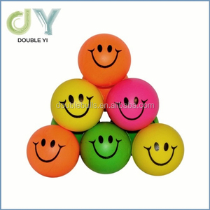 Pelota suave de espuma PU respetuosa con el medio ambiente de <span class=keywords><strong>pirata</strong></span> personalizada, Bola de alivio para apretar calavera y tibias cruzadas de 6,3 cm para edades de 2 a 7 años - Product Image 2