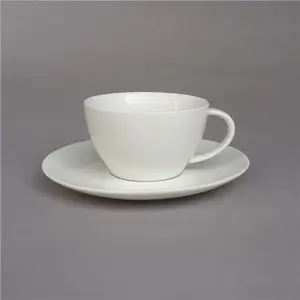 Türkische handgemachte weiße Tee Kaffeetasse lustige billige moderne Keramik Tee tasse und Untertasse