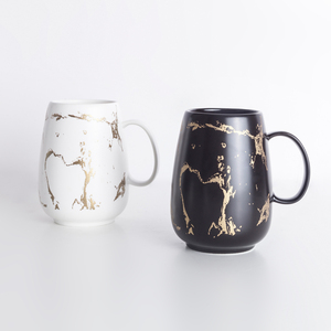 Tazza da Caffè in Gres con Bocca Stretta, Oro Nero Bianco, 17 once, Grande Tazza da Caffè - Product Image 1