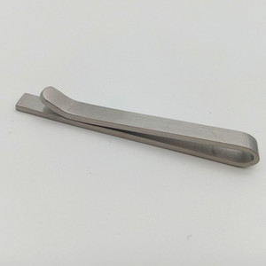 Fermacravatta Personalizzabile in Acciaio Inossidabile, Accessorio Maschile di Marca - Product Image 6