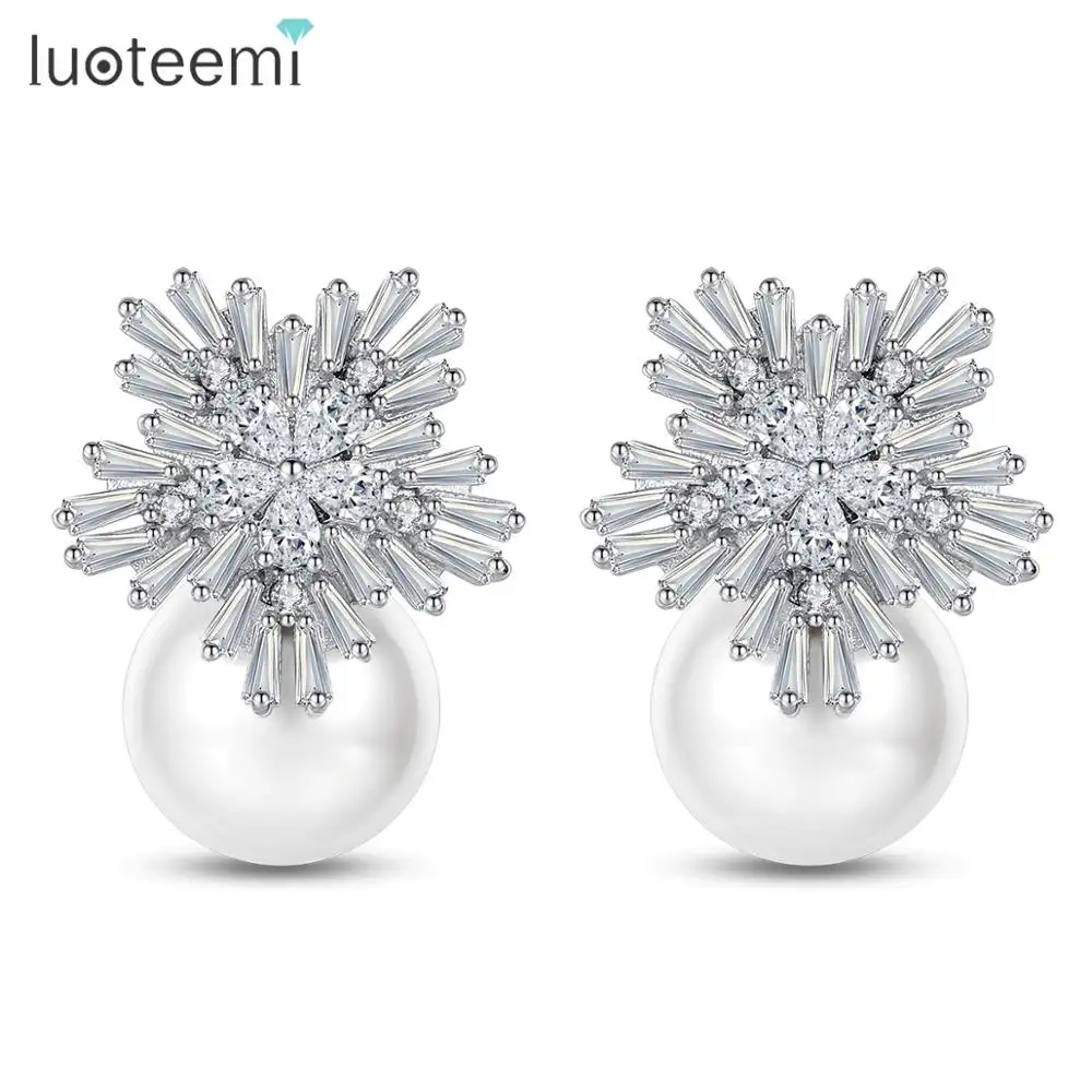 LUOTEEMI Wholesale Women Charming Artificial Cheap Vintage Statement Engagement Gift Pearl Snowflake Cool Stud Earrings