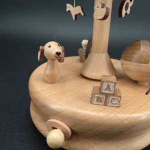 Carillon Carousel in legno giocattolo in movimento musicale in legno per bambini adorabili - Product Image 6