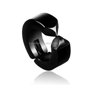 Haute Qualité Hommes 316L <span class=keywords><strong>Faux</strong></span> En Acier Inoxydable Corps <span class=keywords><strong>Piercing</strong></span> Bijoux <span class=keywords><strong>Cartilage</strong></span> Noir Huggie Boucle D'oreille - Product Image 2