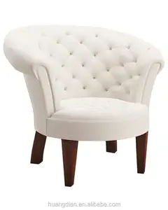 现代舒适的白色织物圆背木制切斯特菲尔德小沙发椅扶手椅