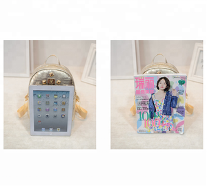 <span class=keywords><strong>Zaino</strong></span> <span class=keywords><strong>Femminile</strong></span> alla Moda in Stile Coreano con Ornamenti a Borchie in Vendita - Product Image 4
